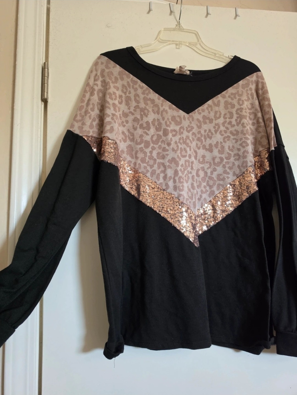 BiBi Black & Blush Leopard V‑Panel Sequin Sweater